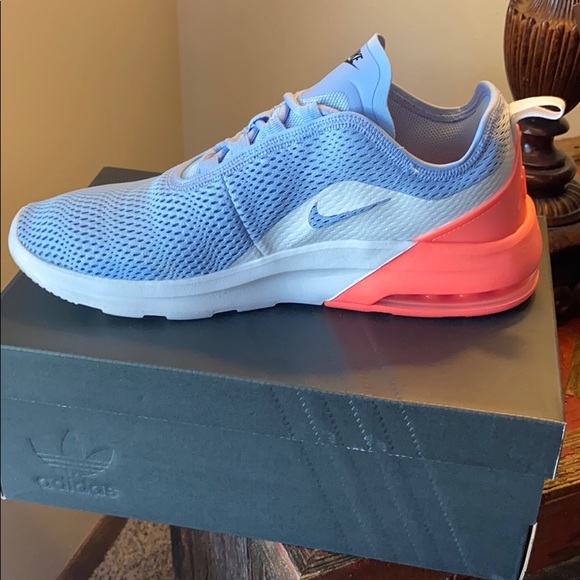 Size 11 - Picture 2 of 8